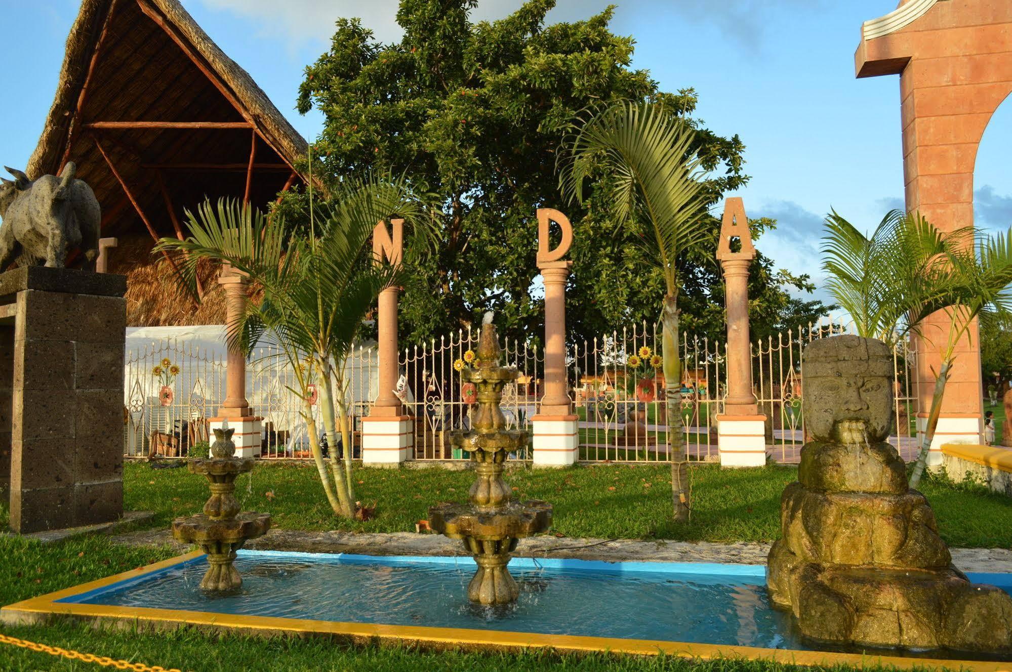 Hotel Hacienda Ixtlan Cozumel Bagian luar foto