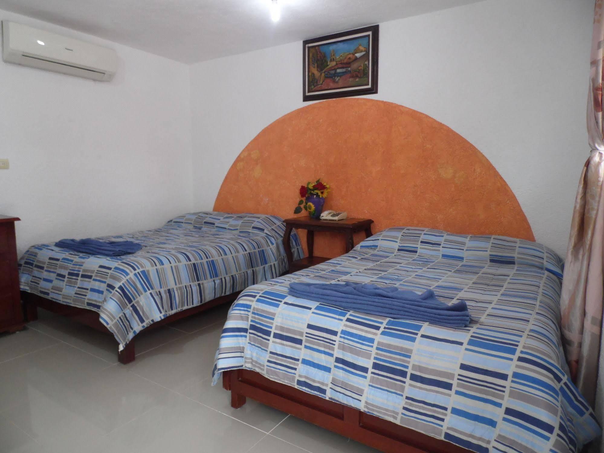 Hotel Hacienda Ixtlan Cozumel Bagian luar foto