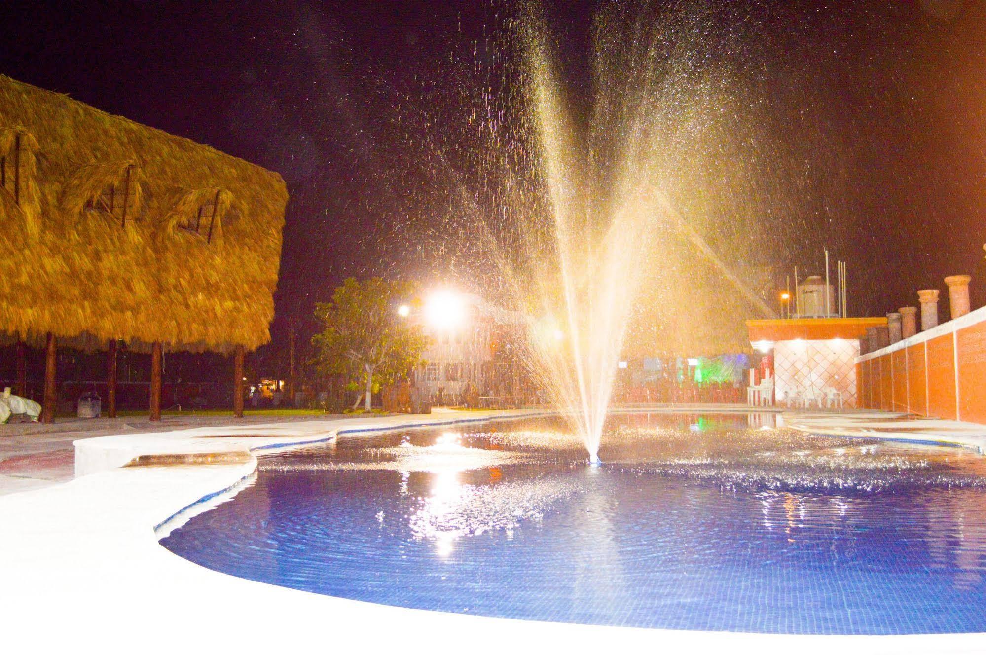 Hotel Hacienda Ixtlan Cozumel Bagian luar foto