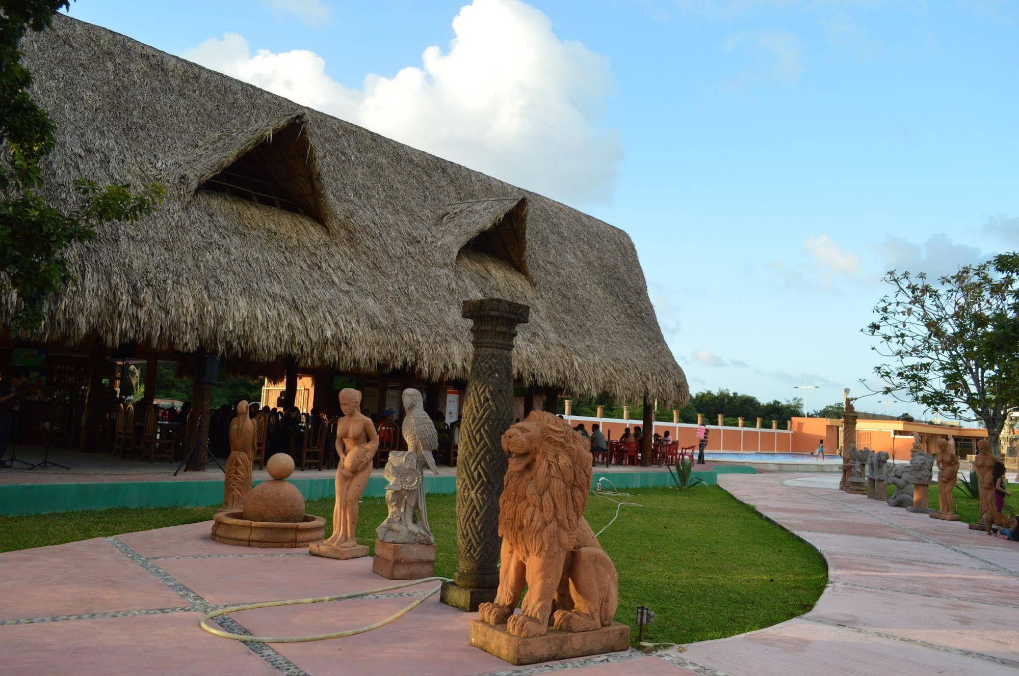 Hotel Hacienda Ixtlan Cozumel Bagian luar foto
