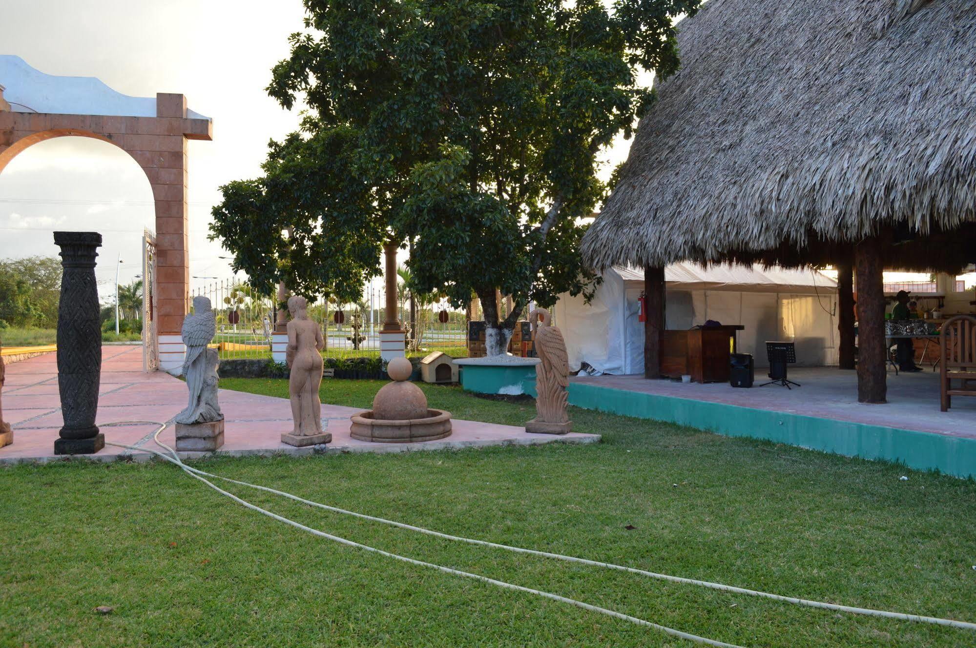 Hotel Hacienda Ixtlan Cozumel Bagian luar foto