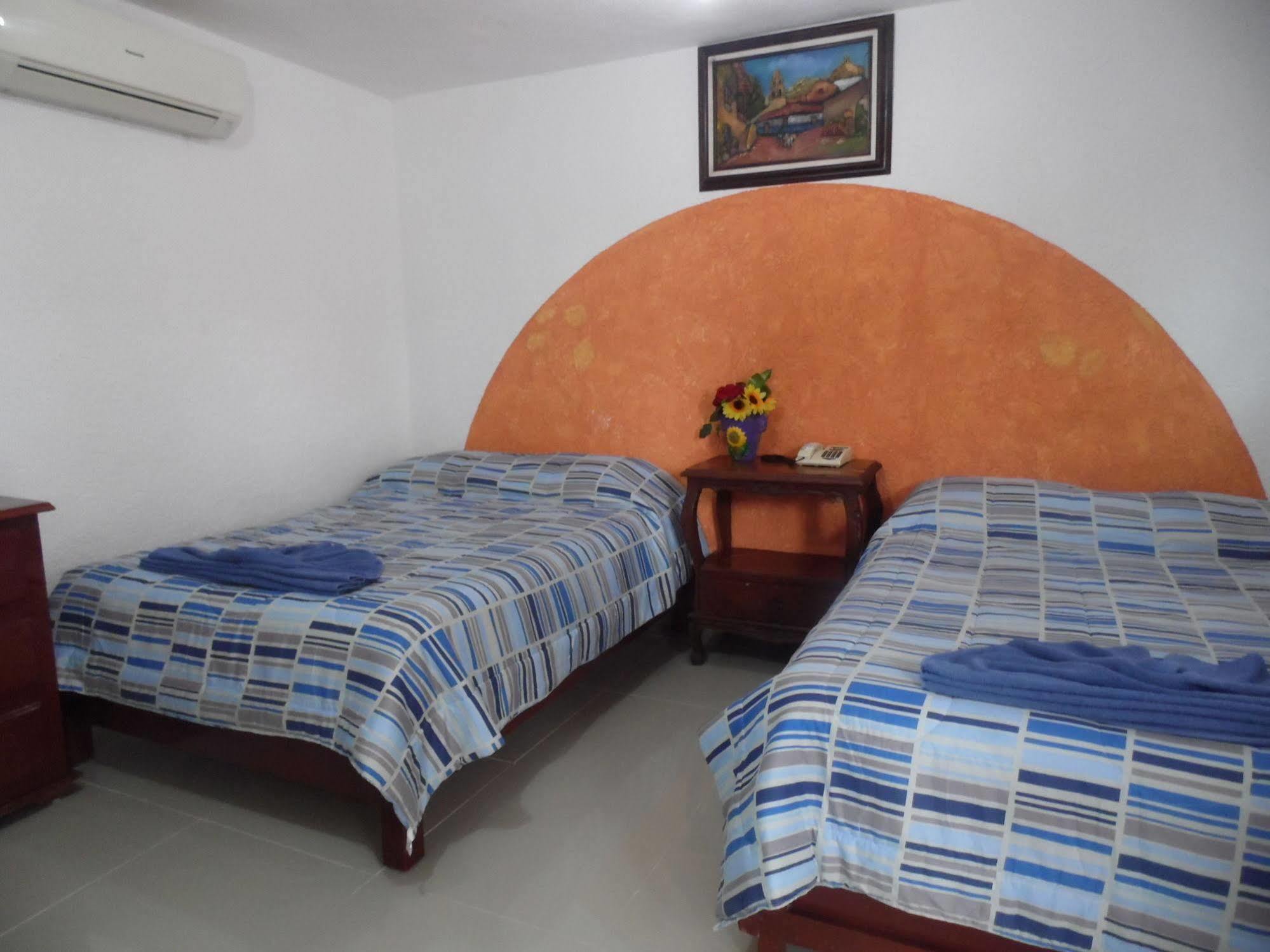 Hotel Hacienda Ixtlan Cozumel Bagian luar foto