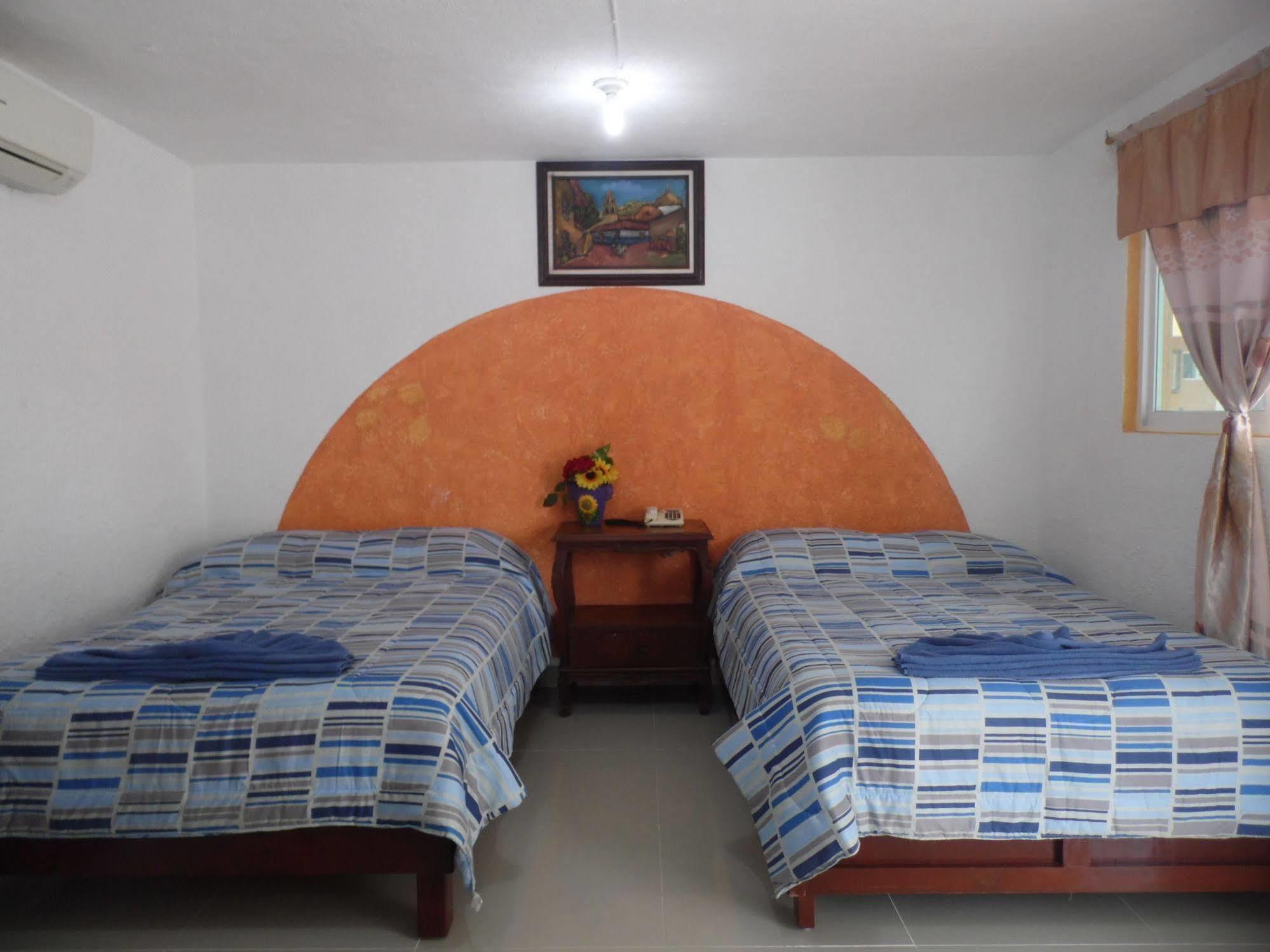 Hotel Hacienda Ixtlan Cozumel Bagian luar foto