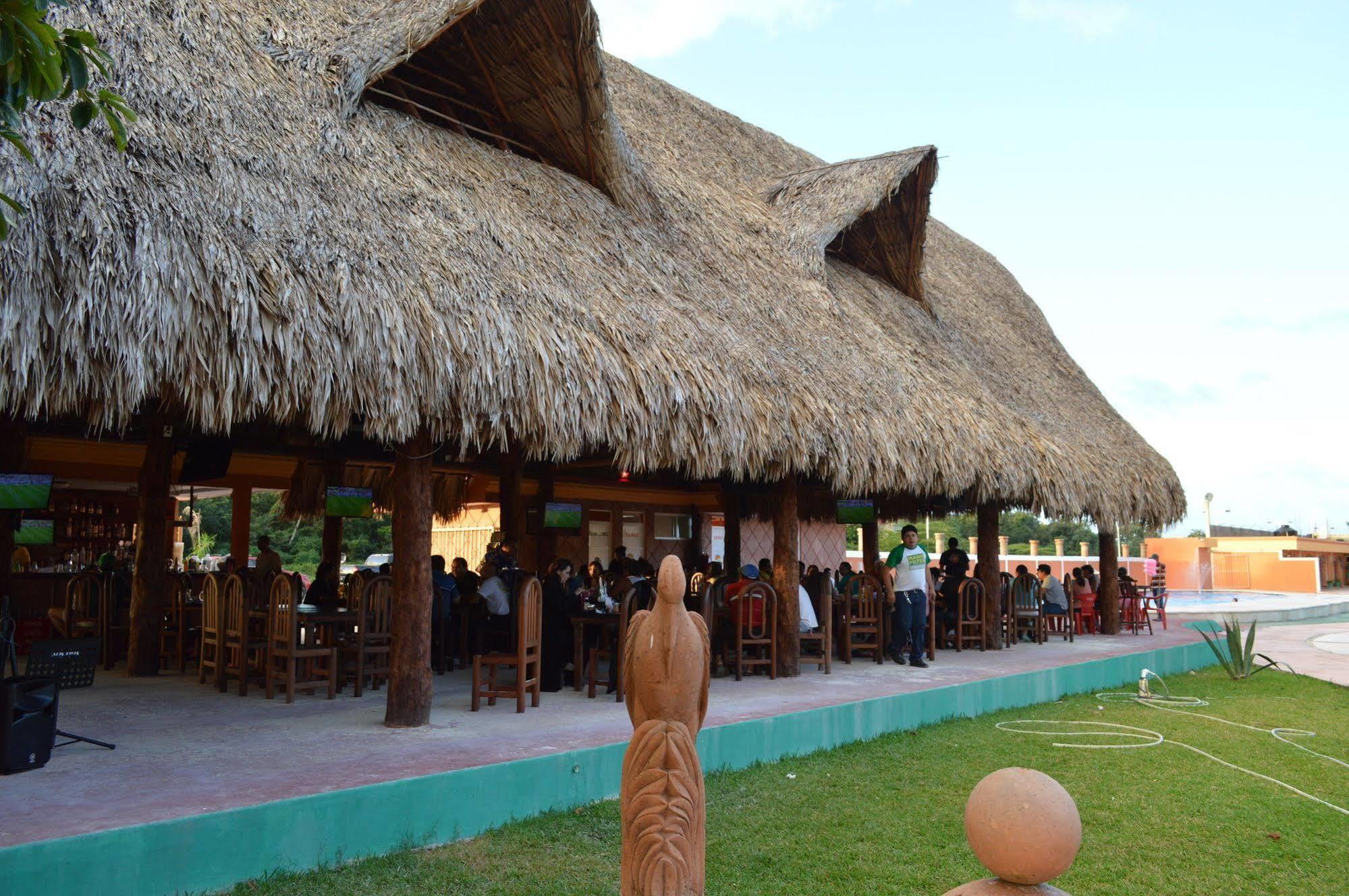 Hotel Hacienda Ixtlan Cozumel Bagian luar foto