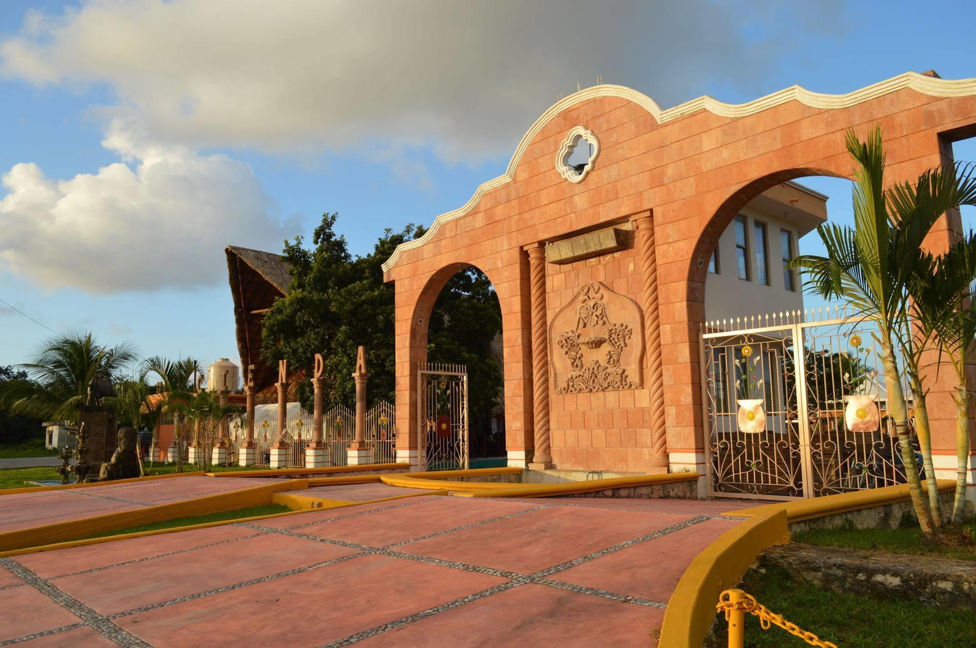 Hotel Hacienda Ixtlan Cozumel Bagian luar foto