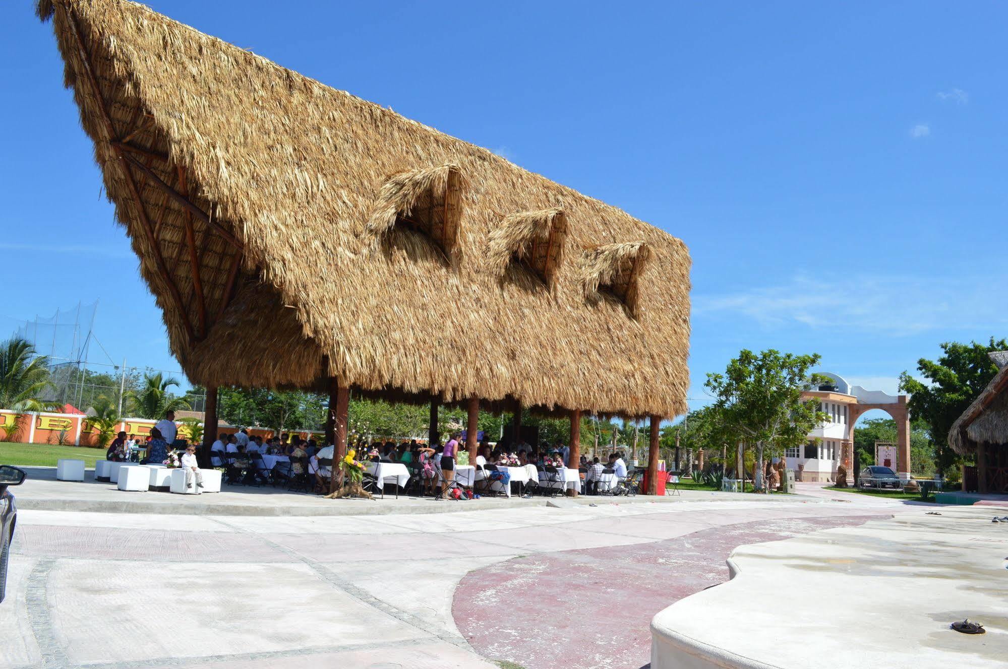 Hotel Hacienda Ixtlan Cozumel Bagian luar foto