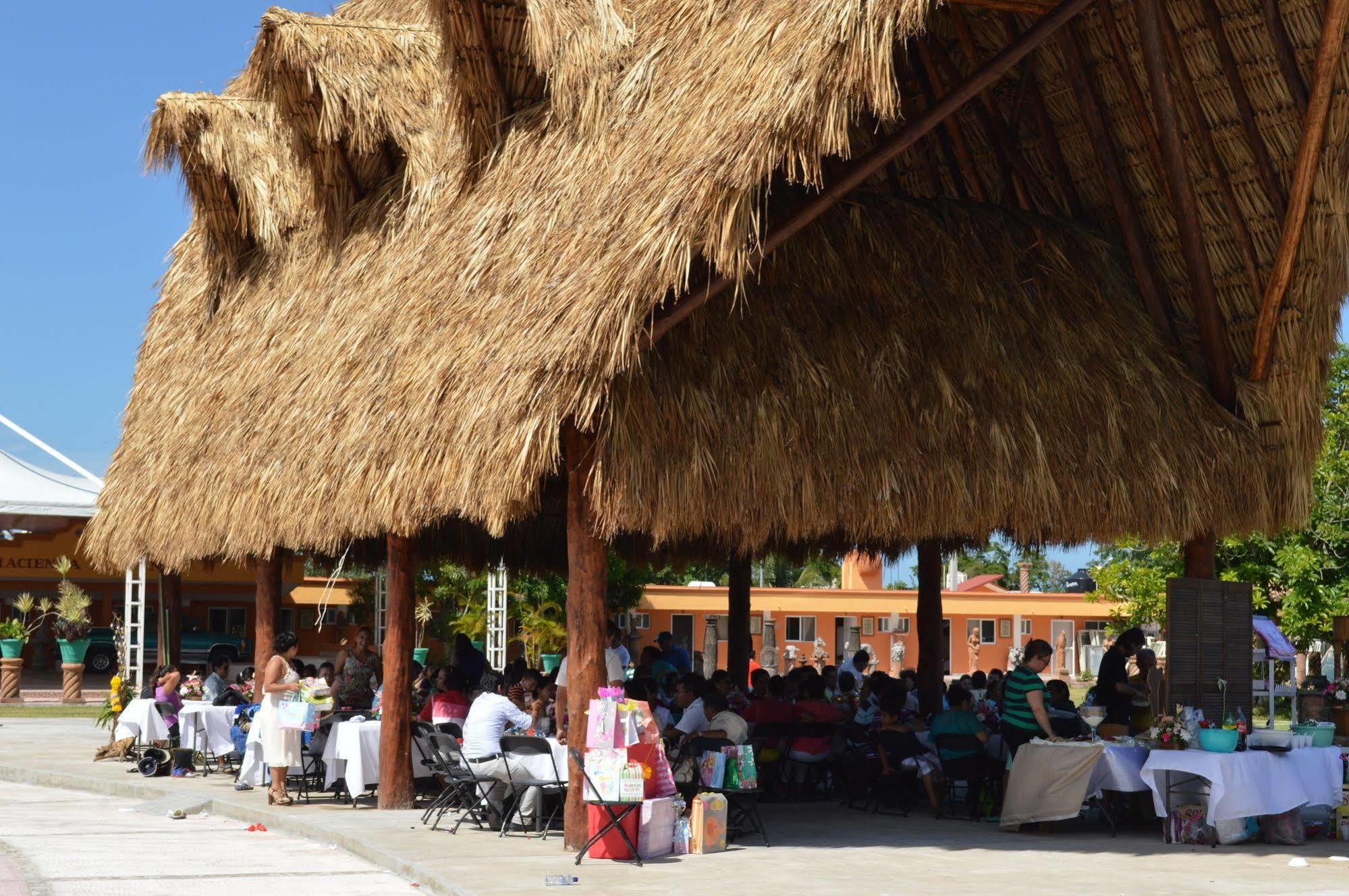 Hotel Hacienda Ixtlan Cozumel Bagian luar foto