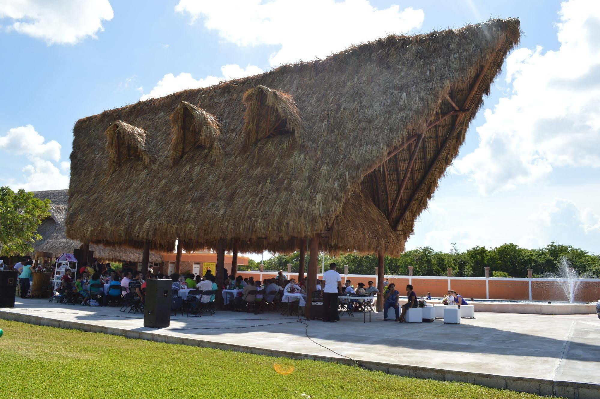 Hotel Hacienda Ixtlan Cozumel Bagian luar foto