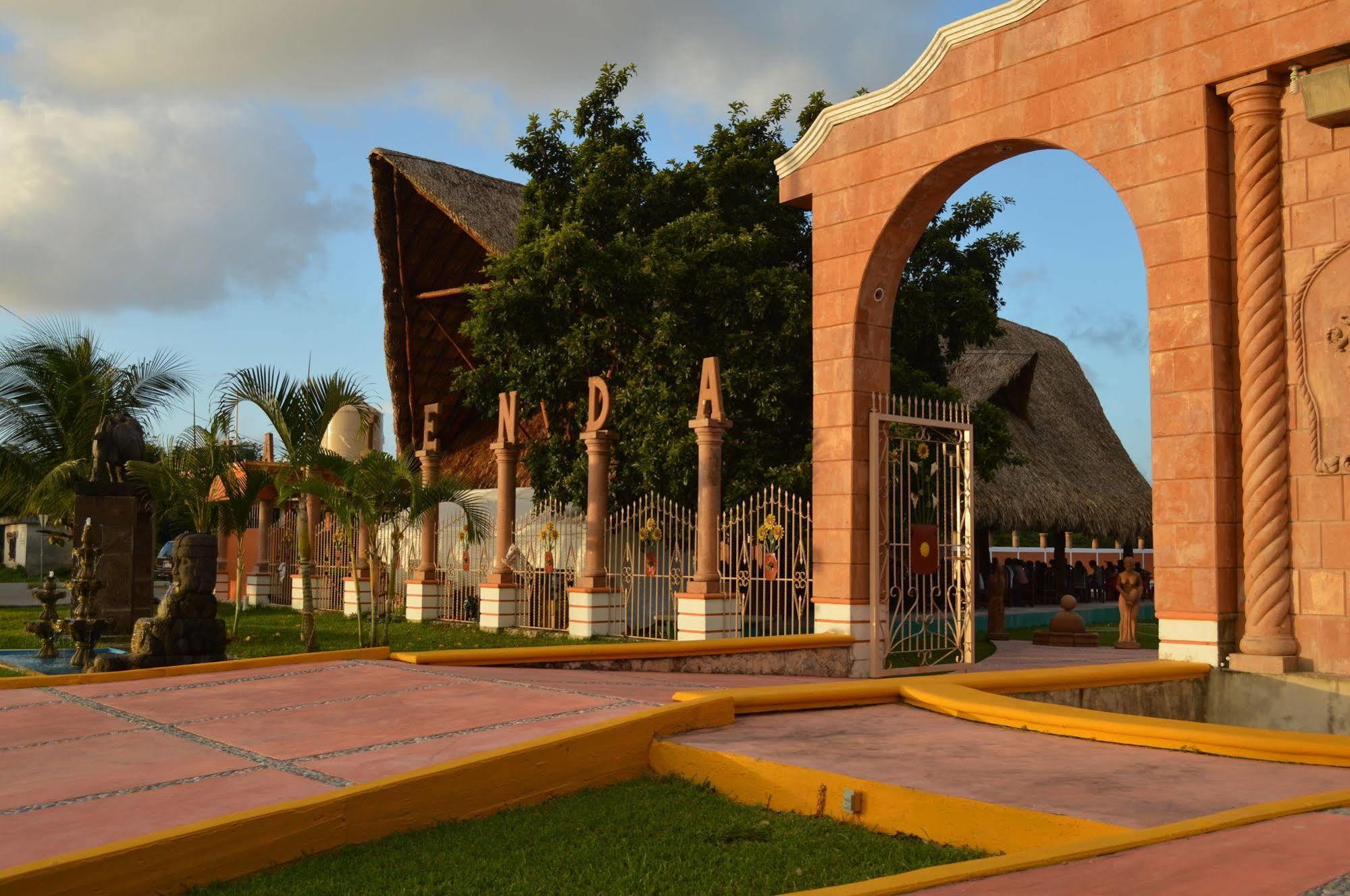 Hotel Hacienda Ixtlan Cozumel Bagian luar foto